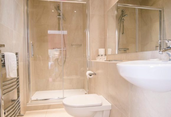 Quad room-Classic-Ensuite 4